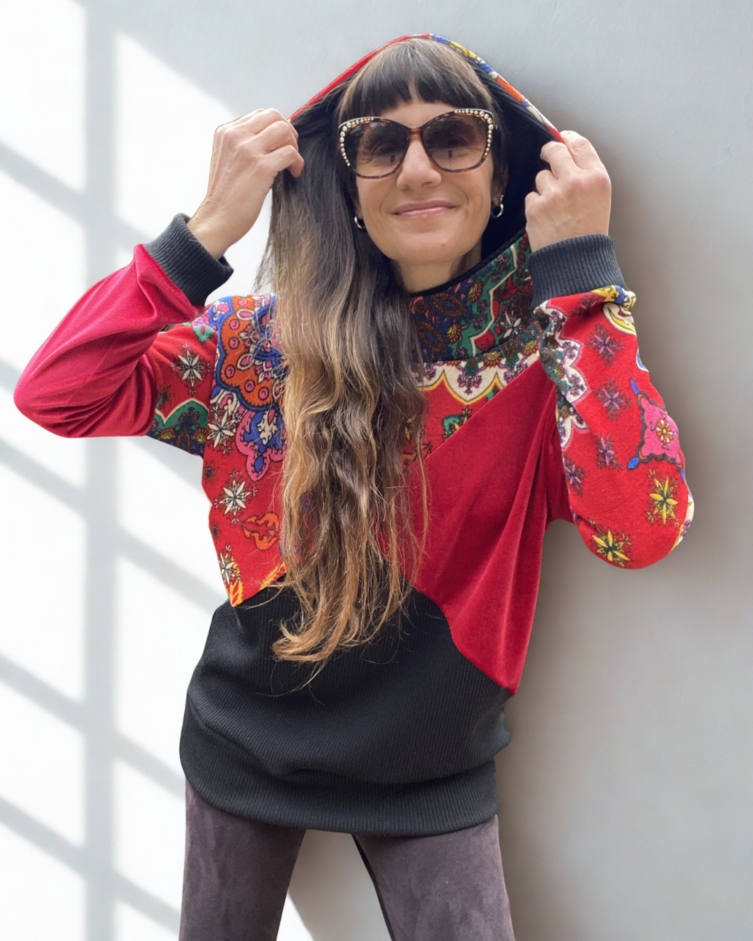 Polerón con Capuchón Red Velvet Mandala ❤️