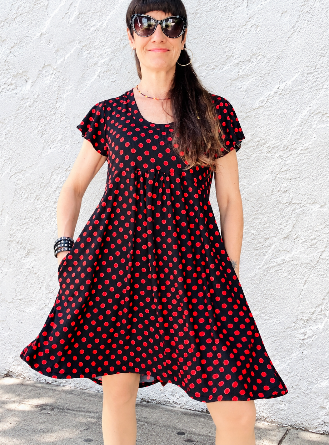 Vestido Corto Mila Lunares Rojos