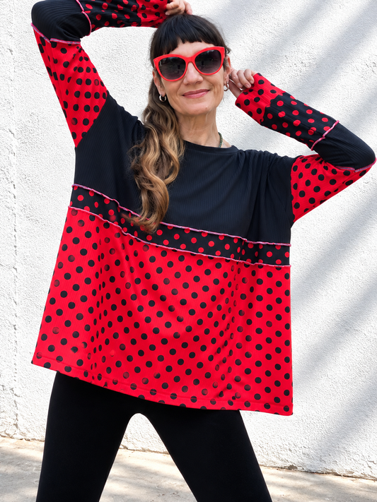 Polera Multicromo manga larga red lunares black