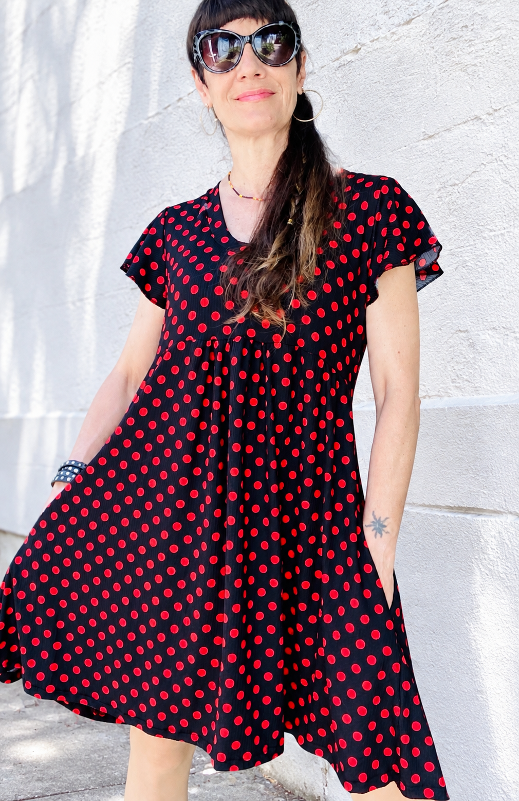 Vestido  Corto Mila Lunares Rojos